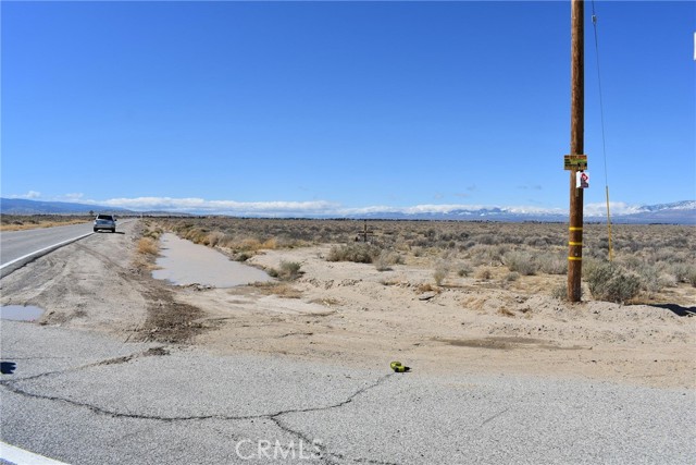 6000 W Avenue F, Lancaster CA: https://media.crmls.org/medias/a9c05783-2c07-4068-867f-7e4994837380.jpg