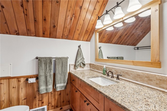 Detail Gallery Image 41 of 73 For 499 Golf Course, Lake Arrowhead,  CA 92352 - 4 Beds | 4/1 Baths