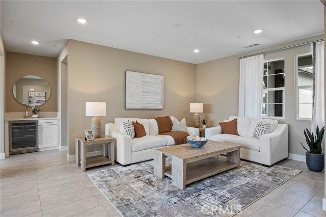 Detail Gallery Image 4 of 24 For 5978 Saddlehorn Ln, Jurupa Valley,  CA 92509 - 4 Beds | 3 Baths