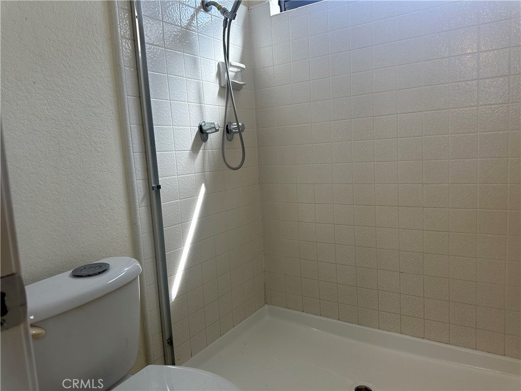 https://media.crmls.org/medias/a9c1760a-21d4-4f5a-bdeb-14c9c71c1f3c.jpg?preset=X-Large