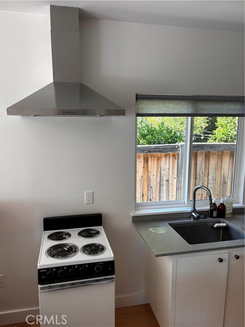 921 Berkeley Avenue, Claremont CA: https://media.crmls.org/medias/a9c260d9-e4bd-48e2-8c5a-5e30b20b2f94.jpg