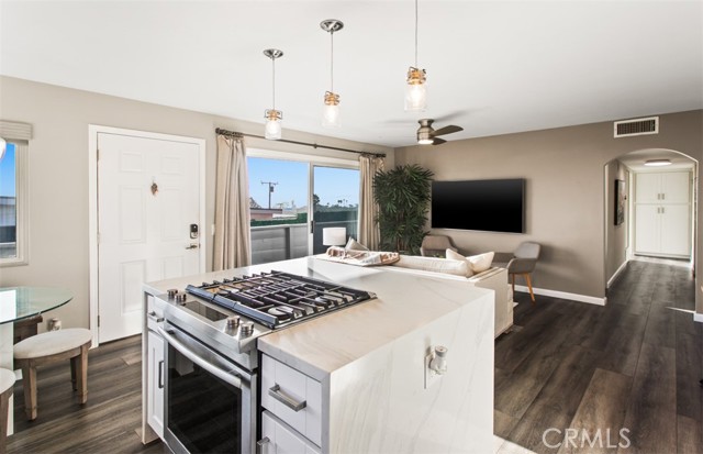 Detail Gallery Image 29 of 46 For 284 Chiquita, Laguna Beach,  CA 92651 - 4 Beds | 2/2 Baths