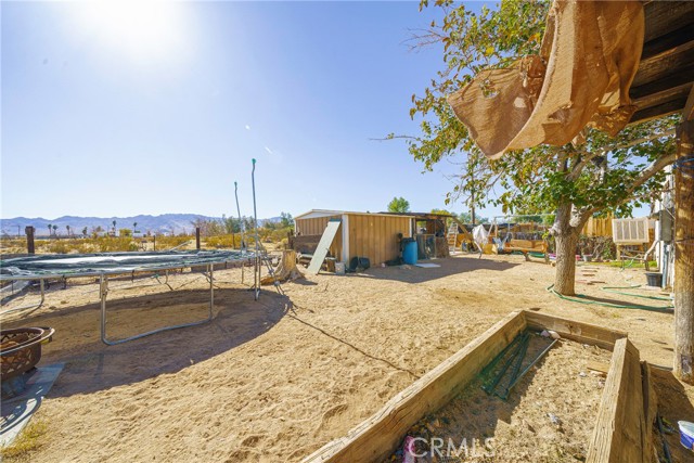 Detail Gallery Image 17 of 40 For 43075 Summerset Rd, Newberry Springs,  CA 92365 - 3 Beds | 3 Baths