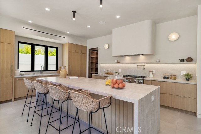 4320 Teesdale Avenue, Studio City CA: https://media.crmls.org/medias/a9c39c02-970d-4b20-8ec4-7f9b8c0c7d09.jpg