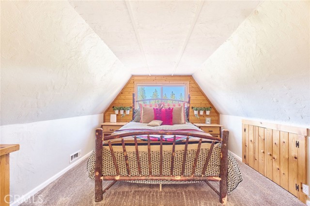39676 Oak Glen Road, Fawnskin CA: https://media.crmls.org/medias/a9c3bff0-e16d-4dae-bd5d-093950c11929.jpg