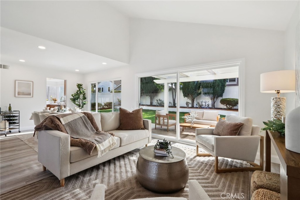 MLS #OC25272955 image #9