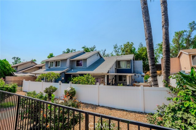 574 E Skylark Drive, Ontario CA: https://media.crmls.org/medias/a9c42602-3e52-4f7c-8760-b6d0136a793d.jpg