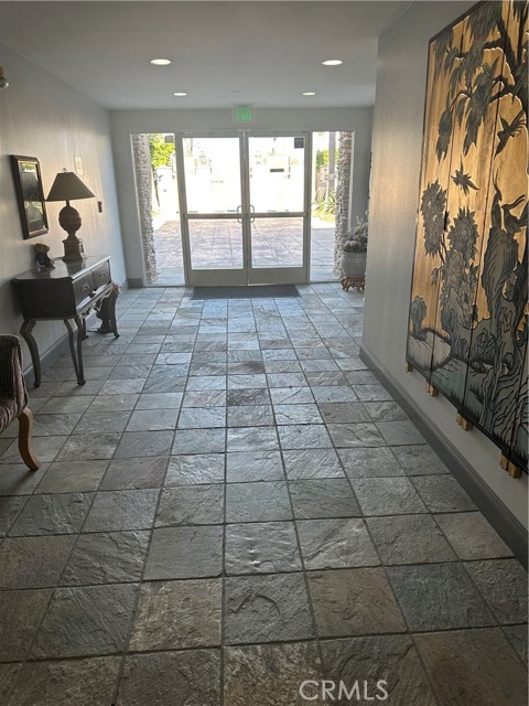 Detail Gallery Image 9 of 31 For 17888 Alburtis #B112,  Artesia,  CA 90701 - 2 Beds | 2 Baths