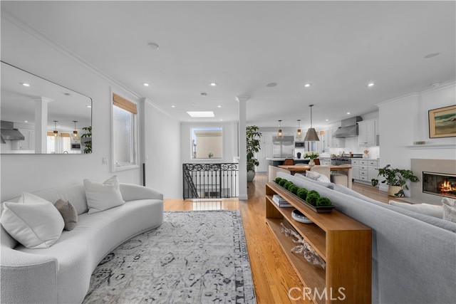 807 Crest Drive, Manhattan Beach CA: https://media.crmls.org/medias/a9c4e376-ce65-4214-92b0-beaf519b541e.jpg