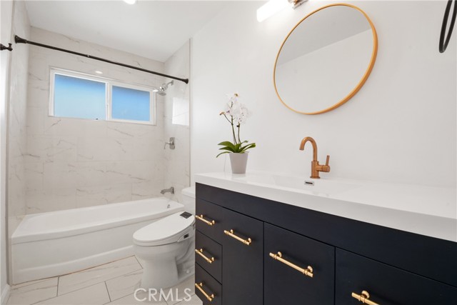 6091 Larchwood Drive, Huntington Beach CA: https://media.crmls.org/medias/a9c5055d-849b-4beb-b4f8-bde2ab70d0ac.jpg