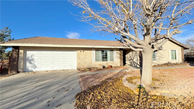 Detail Gallery Image 1 of 9 For 10656 10th Ave, Hesperia,  CA 92345 - 4 Beds | 2 Baths