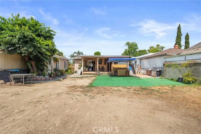 8054 Rhodes Avenue, North Hollywood CA: https://media.crmls.org/medias/a9c60bfb-ff4b-44ca-ac0b-2eff56ee9f9f.jpg