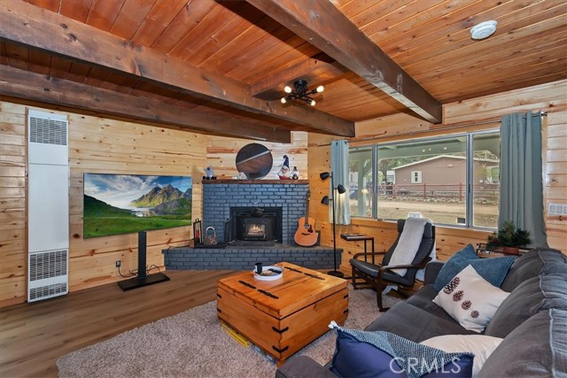 Detail Gallery Image 3 of 22 For 800 C Ln, Big Bear City,  CA 92314 - 2 Beds | 1/1 Baths