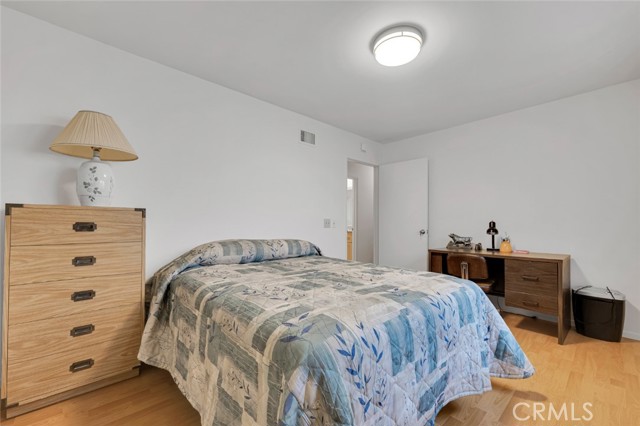 Detail Gallery Image 23 of 38 For 17078 Minnehaha St, Granada Hills,  CA 91344 - 4 Beds | 2/1 Baths