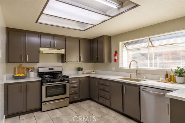 Detail Gallery Image 4 of 14 For 632 Parkview, Lake Elsinore,  CA 92530 - 2 Beds | 1/1 Baths