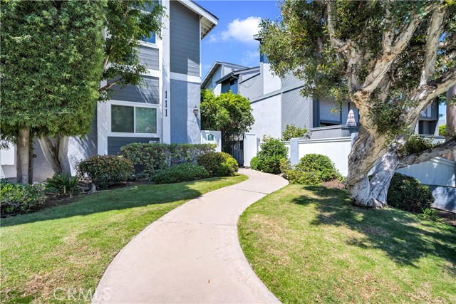 111 Broadway, Redondo Beach, California 90277, 2 Bedrooms Bedrooms, ,1 BathroomBathrooms,Residential,Sold,Broadway,CV22187943