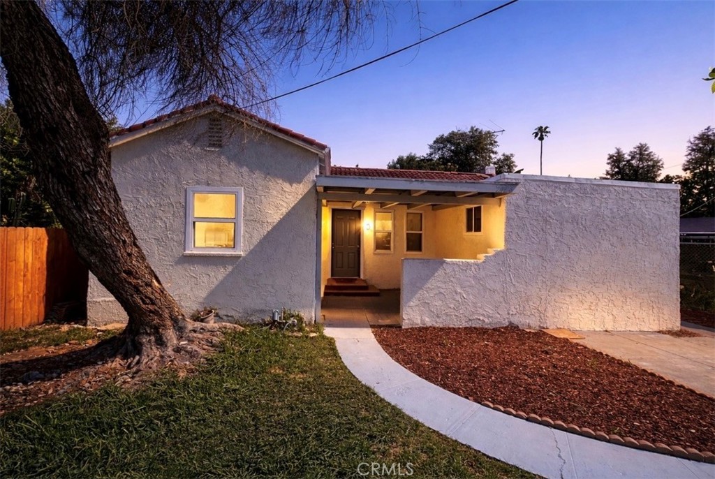 2723 Iris Street