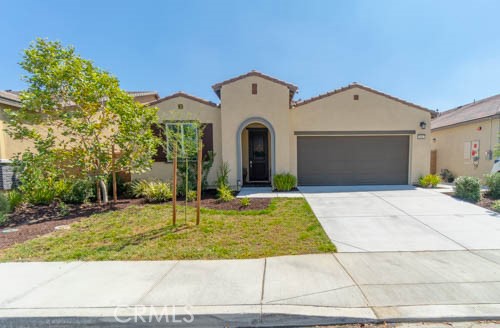 561 Yukon Rd, Rialto, CA 92377 photo 2