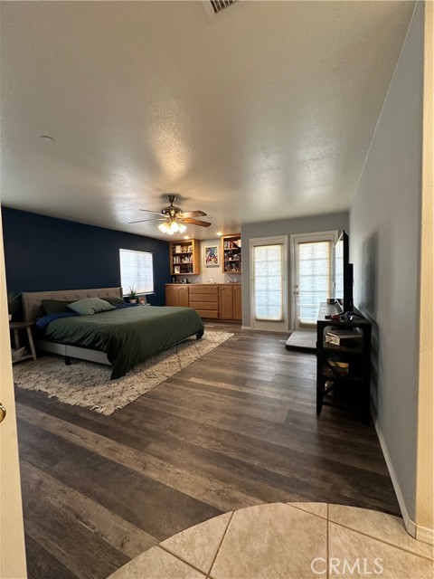 8843 San Diego Drive, Yucca Valley CA: https://media.crmls.org/medias/a9c9cb38-73f2-488d-b301-8e3dc7bd05b6.jpg