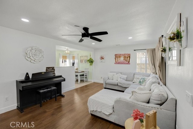 Detail Gallery Image 14 of 43 For 414 S Linden Ave, Rialto,  CA 92376 - 3 Beds | 2 Baths