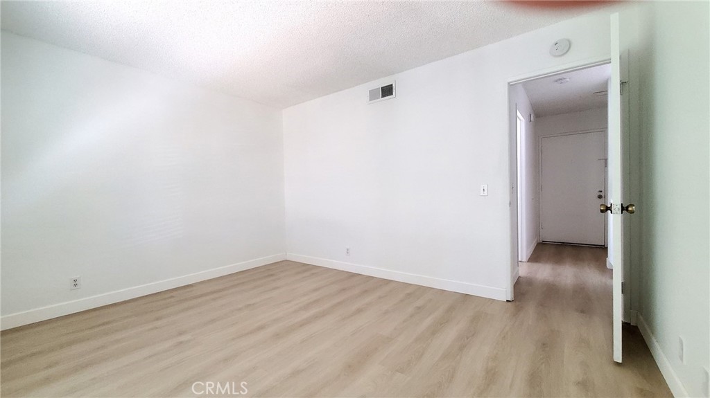 https://media.crmls.org/medias/a9c9ed07-9fe4-4088-9139-df51ac0eda00.jpg?preset=X-Large