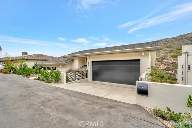 Detail Gallery Image 2 of 68 For 553 Temple Hills Dr, Laguna Beach,  CA 92651 - 5 Beds | 4/1 Baths