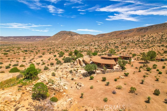 Detail Gallery Image 14 of 75 For 55290 Flying Tigers Rd, Pioneertown,  CA 92268 - 4 Beds | 3 Baths
