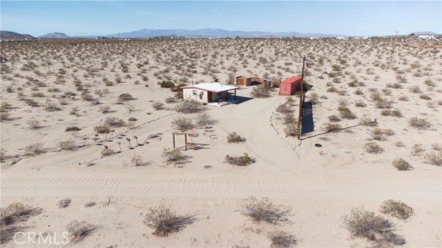 Detail Gallery Image 2 of 48 For 66488 Pole Line Rd, Joshua Tree,  CA 92252 - 0 Beds | 1 Baths