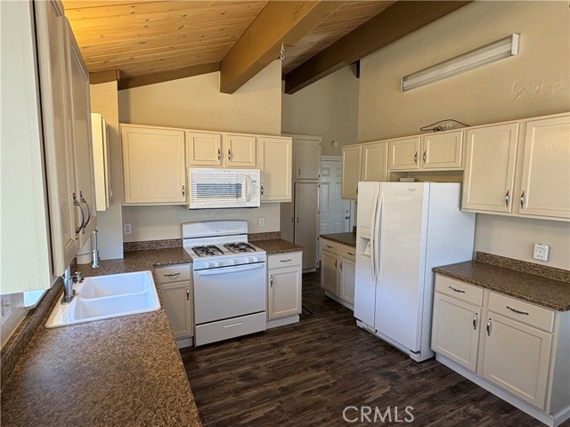 Detail Gallery Image 3 of 40 For 617 Arth Dr, Crestline,  CA 92325 - 3 Beds | 1/1 Baths