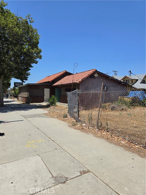 Image 7 of 47 For 855 Holt Avenue