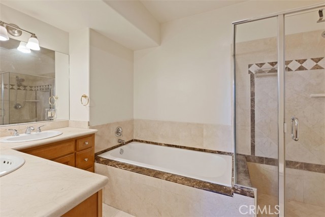 4212 Greenbush Avenue # 5, Sherman Oaks, California 91423, 4 Bedrooms Bedrooms, ,2 BathroomsBathrooms,Residential,For Sale,4212 Greenbush Avenue # 5,CRSR24055239