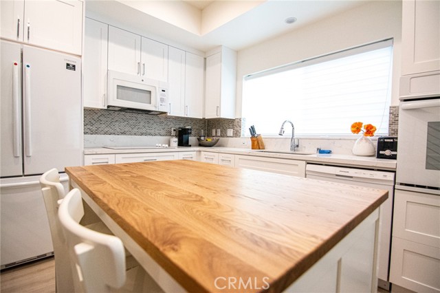 Detail Gallery Image 22 of 53 For 1187 Crenshaw Bld #102,  Los Angeles,  CA 90019 - 2 Beds | 3 Baths