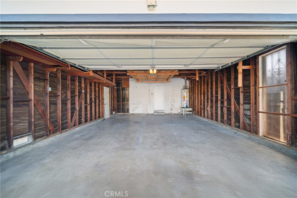 https://media.crmls.org/medias/a9cc8258-1c26-48a0-8c86-9e9d777f72fb.jpg?preset=X-Large