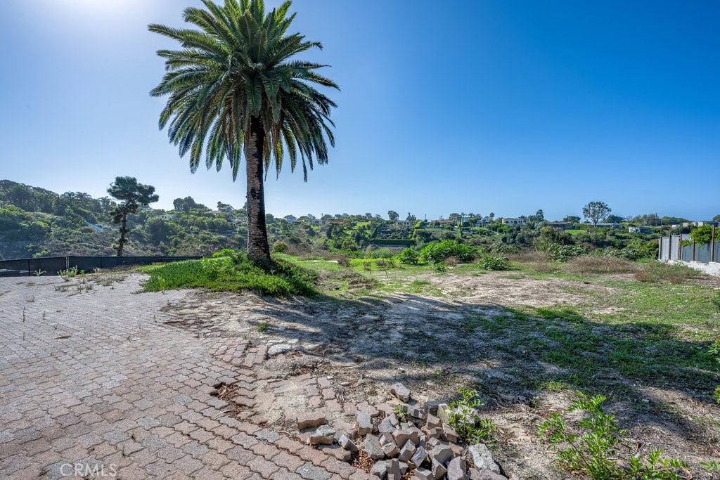 https://media.crmls.org/medias/a9cca661-06c3-4996-bbea-cbfc0f27d679.jpg?preset=X-Large
