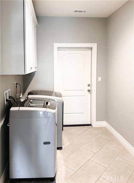 Image 19 of 50 For 449 Skylark  