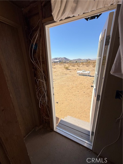 60588 Herdmans Road, Landers CA: https://media.crmls.org/medias/a9cdc4bf-1ad7-4e60-96d0-ac14198262ac.jpg