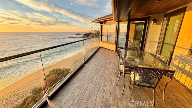 Detail Gallery Image 13 of 49 For 31015 Coast, Laguna Beach,  CA 92651 - 4 Beds | 3/1 Baths