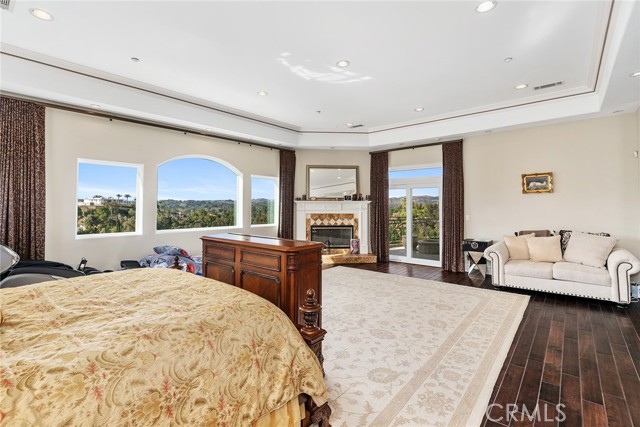 Detail Gallery Image 25 of 56 For 22470 Sueno Rd, Woodland Hills,  CA 91364 - 6 Beds | 7 Baths