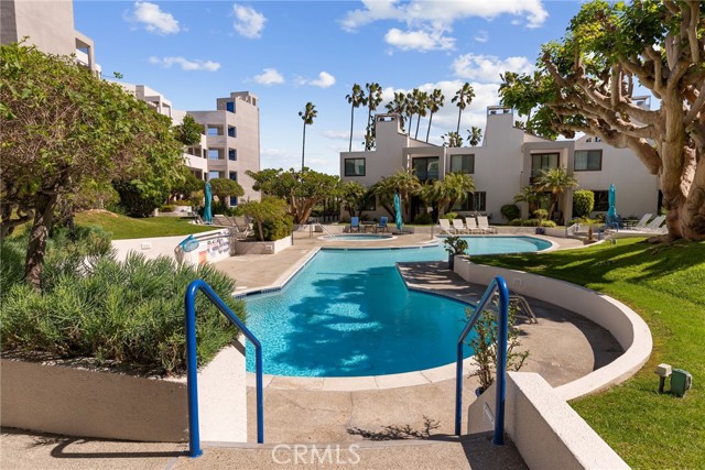 510 The Village, Redondo Beach, California 90277, 2 Bedrooms Bedrooms, ,2 BathroomsBathrooms,Residential,For Sale,The Village,SB26054771