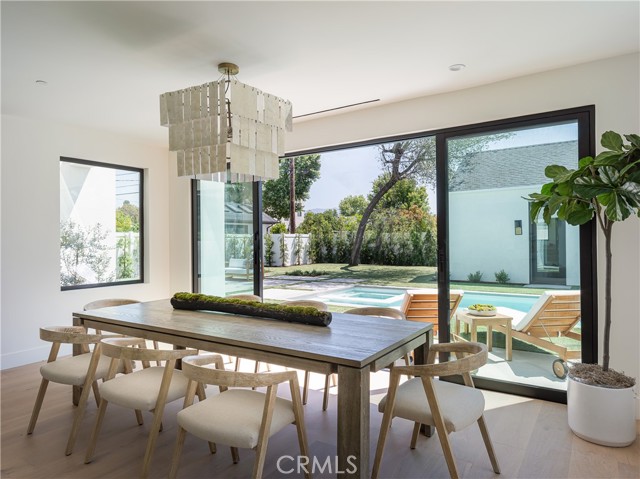 Detail Gallery Image 11 of 39 For 4936 Strohm Ave, Toluca Lake,  CA 91601 - 6 Beds | 6/1 Baths