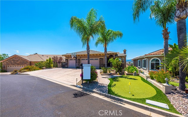 Detail Gallery Image 9 of 75 For 28828 Yosemite Pl, Canyon Lake,  CA 92587 - 7 Beds | 5 Baths