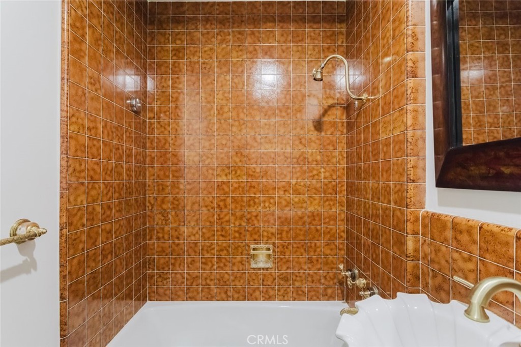 https://media.crmls.org/medias/a9d117ab-707b-44da-a793-11711fcb03fe.jpg?preset=X-Large