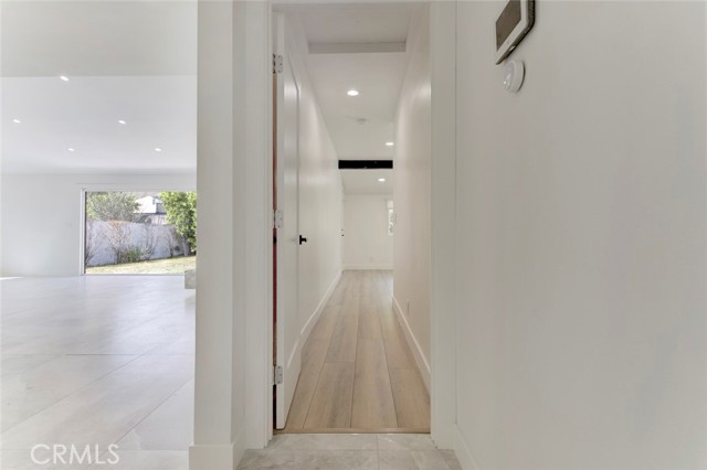 Detail Gallery Image 9 of 14 For 5515 Hermitage Ave, Valley Village,  CA 91607 - 3 Beds | 2 Baths