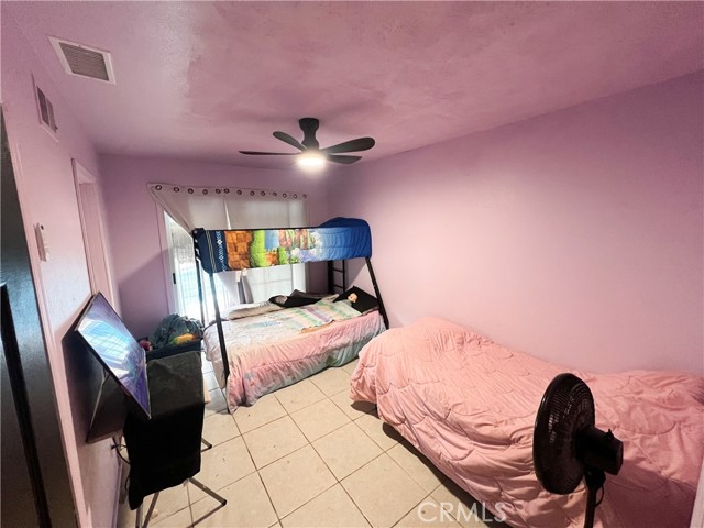 Detail Gallery Image 6 of 12 For 6120 Rogers Ln, San Bernardino,  CA 92404 - 3 Beds | 2 Baths