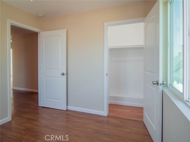 1805 W 35th Street, Los Angeles CA: https://media.crmls.org/medias/a9d14981-d96c-41f6-b66e-0b363983b766.jpg