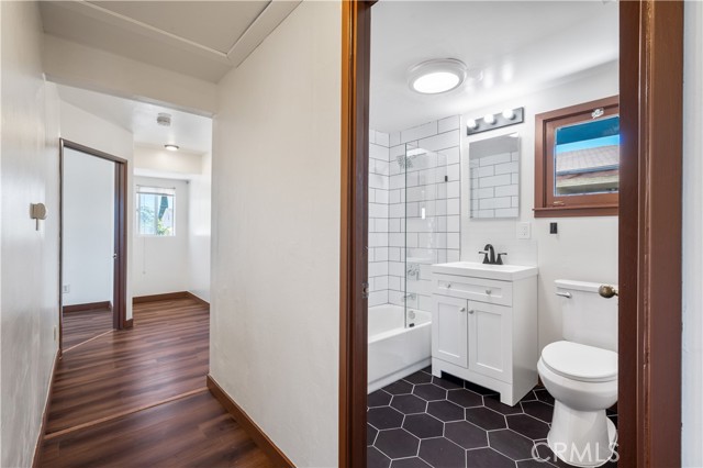 Detail Gallery Image 12 of 26 For 881 W Upland, San Pedro,  CA 90731 - 3 Beds | 1/1 Baths