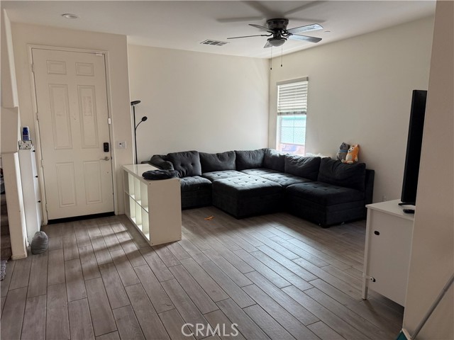 Detail Gallery Image 3 of 21 For 5370 N Alumni Ln, San Bernardino,  CA 92407 - 3 Beds | 2/1 Baths