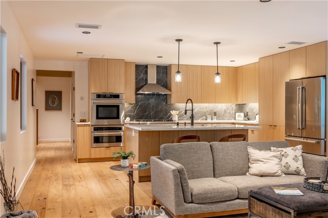259 Victoria Lane, Sugarloaf CA: https://media.crmls.org/medias/a9d25a78-35e0-4cf4-95f2-5e979266d8ec.jpg