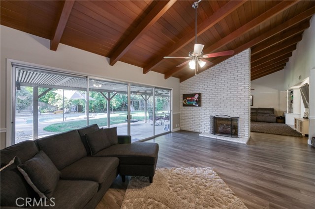 Detail Gallery Image 4 of 29 For 6384 E Lowe Ave, Fresno,  CA 93727 - 3 Beds | 2 Baths