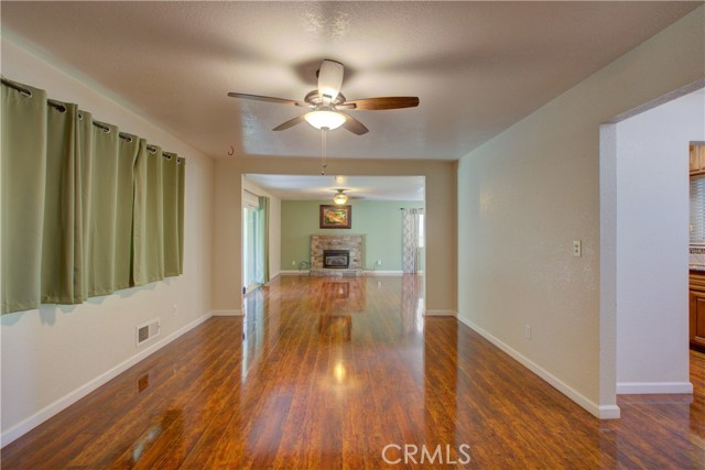 Detail Gallery Image 7 of 47 For 3728 Fuchsia Ln, Modesto,  CA 95356 - 3 Beds | 2 Baths